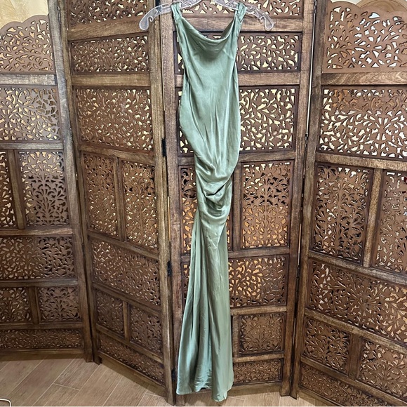 NWT NEW Reformation Casette Silk Midi Dress - Artichoke - Picture 3 of 4